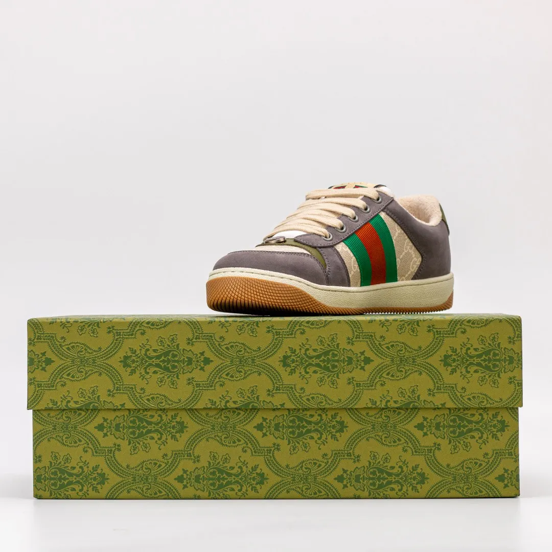 Factory price 580 [Higher version] GUCCI casual sports distressed small dirty shoes, polished cowhide fabric, hand-made distressed effect!  Original terry cloth, delicate, soft, comfortable and breathable. Privately molded steel-stamped two-color original TPU outsole (lower layer is wider, upper layer is narrower) to differentiate the wrong version of the outsole in the market. Fabric, material, outsole, detail comparison SIZE: 34-41, 38-45 regular size (women's 34, 41, men's 38, 45 customized, non-returnable and non-exchangeable) (women's colors and men's models need to be customized)